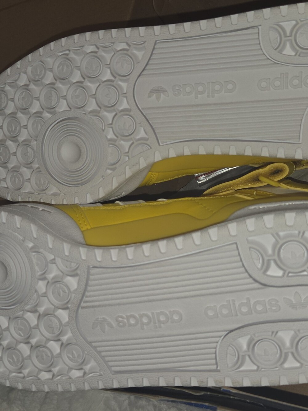 Size 10.5 - Adidas Forum Mid Yellow White GY5791  New In Box - Picture 7 of 11